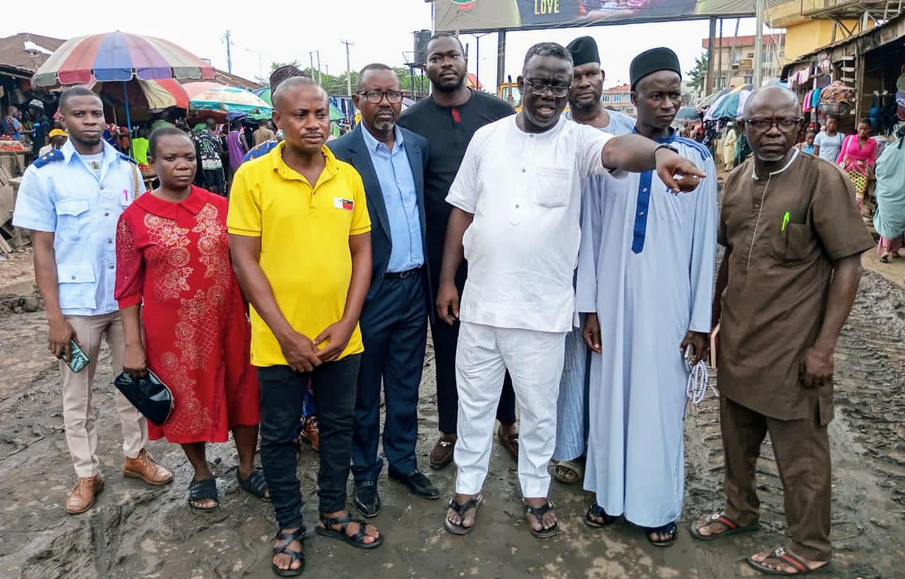 Tackling Erosion: Oredo Council Evacuates Desilted Drains In Lagos Street, Urges Protection Of Property