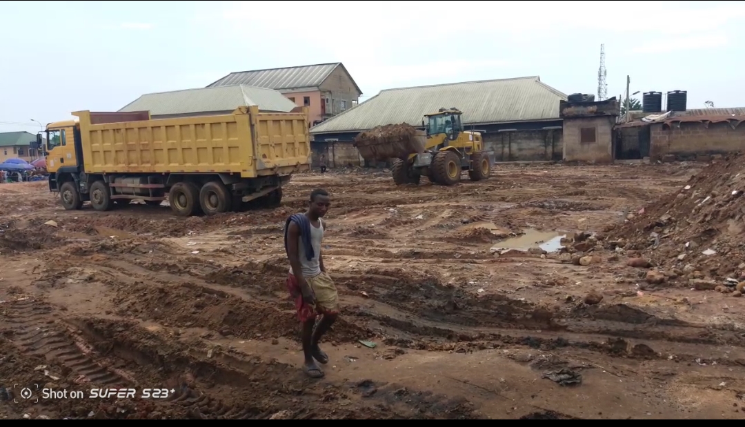 Oluku Market fire: Traders Hail Okpebholo’s Swift Intervention as Clearing Begins, Await Rebuilding